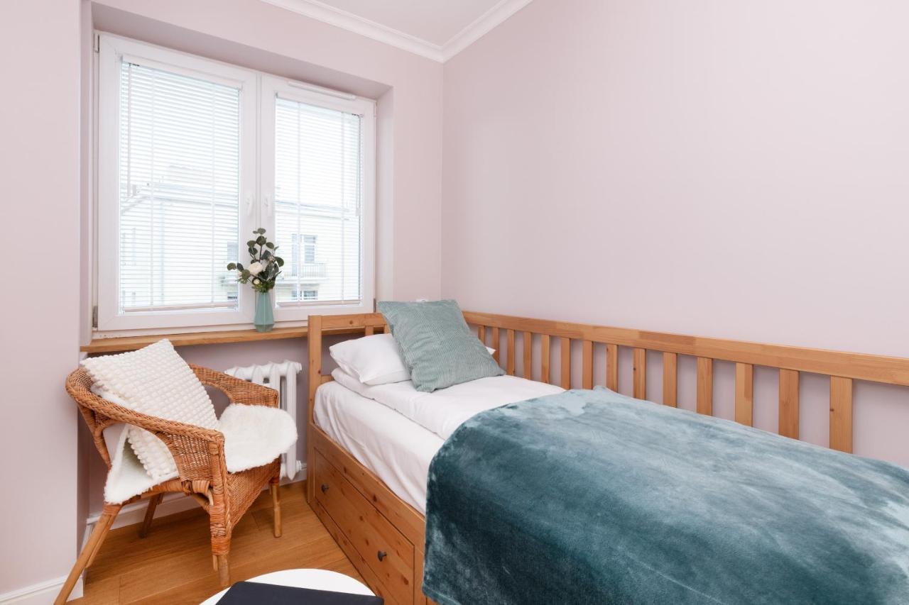 Cozy Pastel Two Bedroom Apartment In Central Gdynia By Noclegi Renters מראה חיצוני תמונה