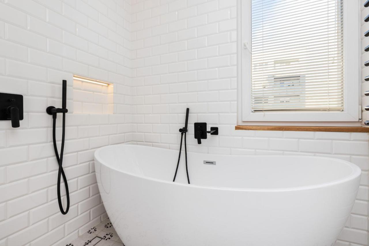 Cozy Pastel Two Bedroom Apartment In Central Gdynia By Noclegi Renters מראה חיצוני תמונה